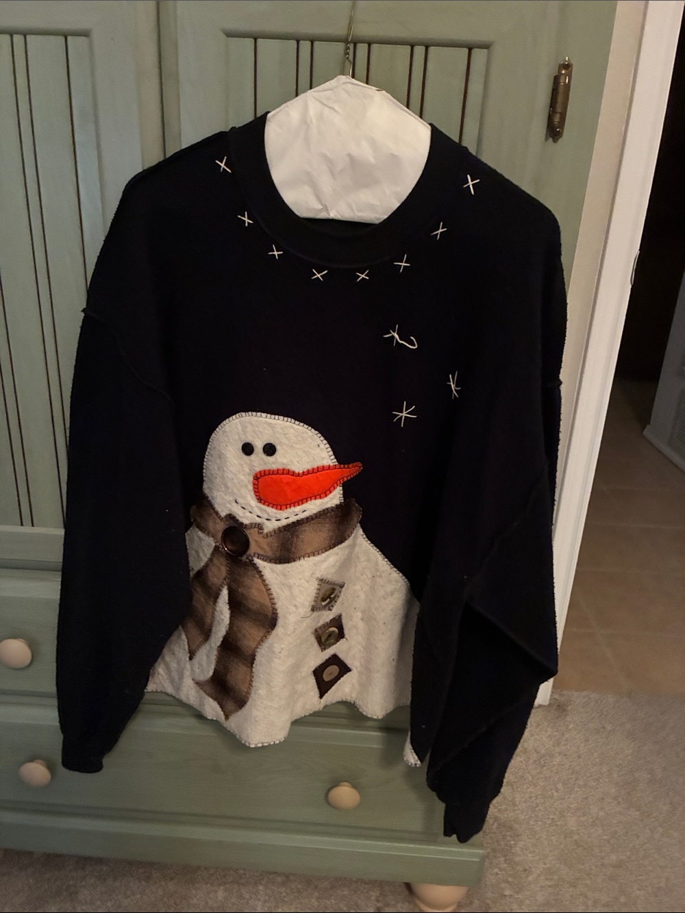 Women’s black  Snowman Crewneck Sweater